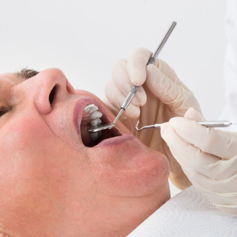Diyabet hastasında diş çekimi sonrası iyileşme süreci, ağız bakımı ve diş hekimi kontrolünü gösteren dental görsel.